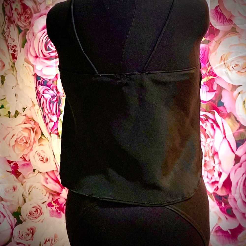 Elegant Black Camisole Top - Picture 5 of 8